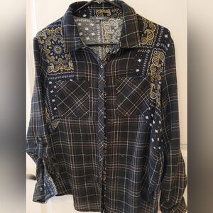 Miss Me Gorgeous Flannel Top - M